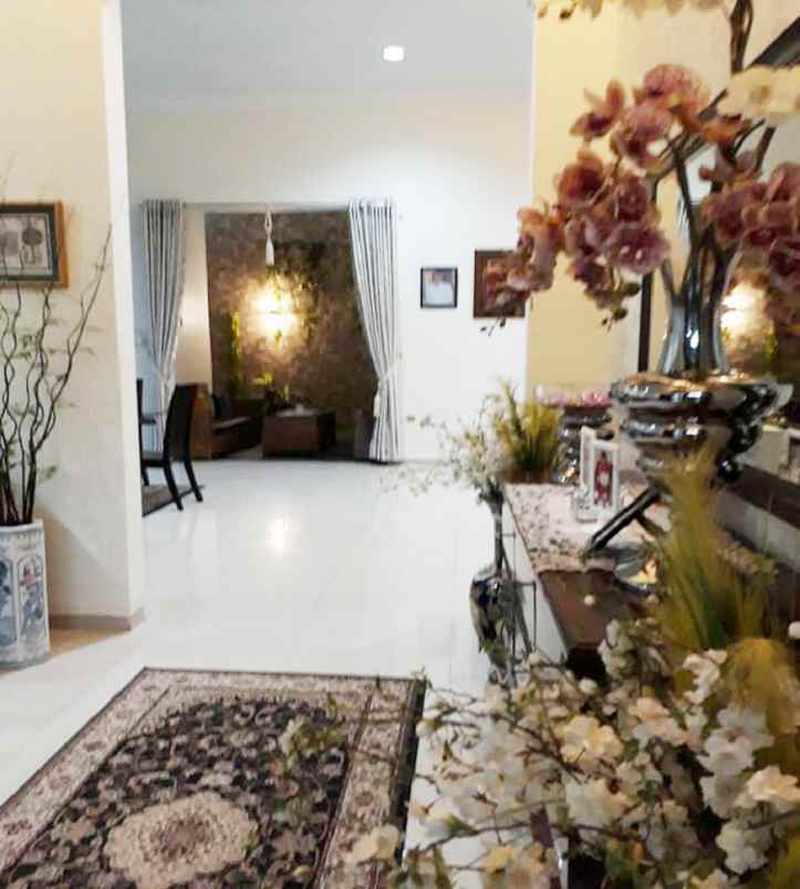 dijual rumah komplek rispa iv jl kelapa