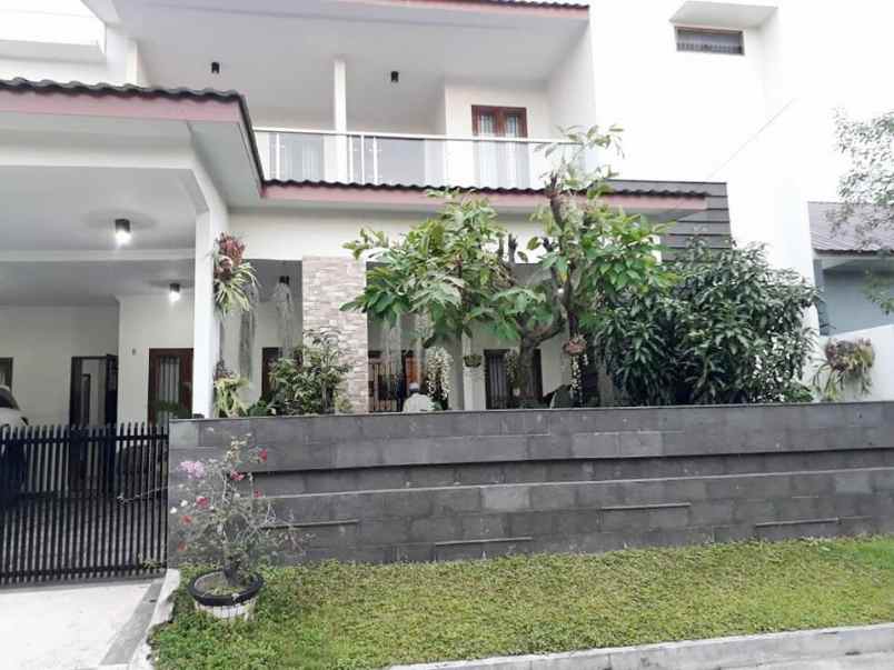 dijual rumah komplek rispa iv jl kelapa