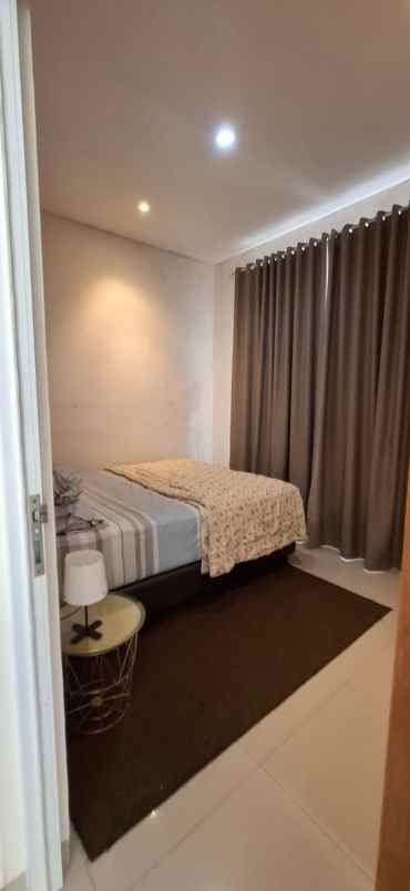 dijual rumah komplek sariwangi