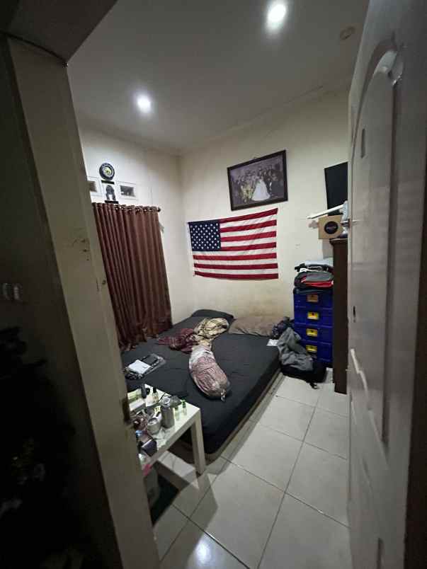 dijual rumah komplek sariwangi