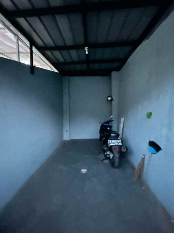 dijual rumah komplek sariwangi