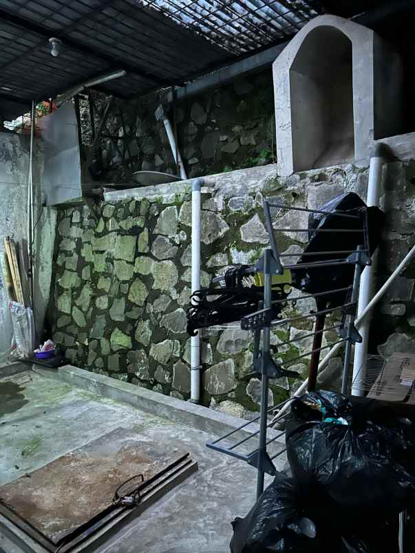 dijual rumah komplek sariwangi