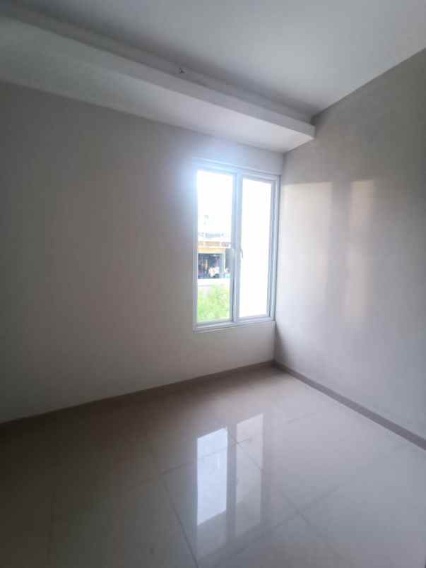 dijual rumah komplek vila dago pamulang