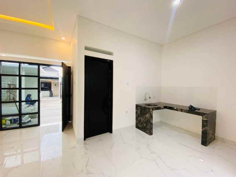 dijual rumah kringinan selomartani