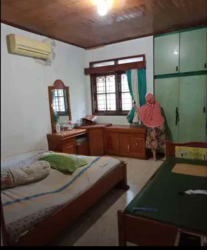 dijual rumah krukah selatan