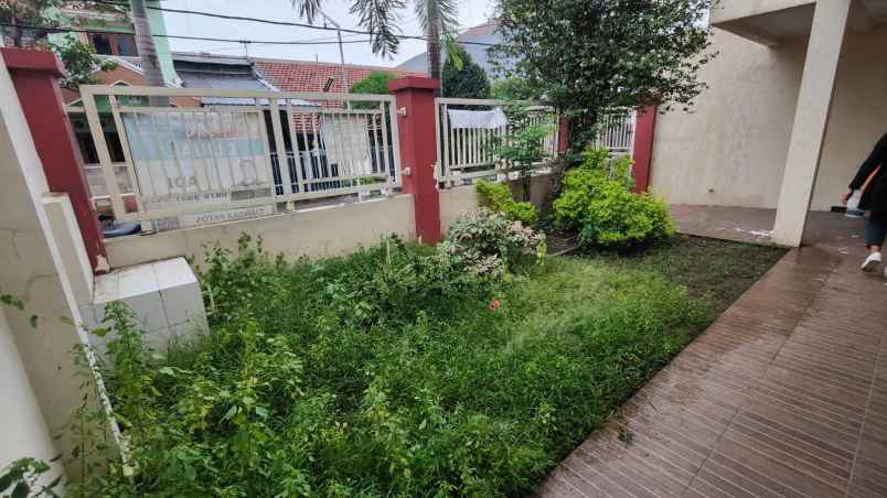 dijual rumah kutisari