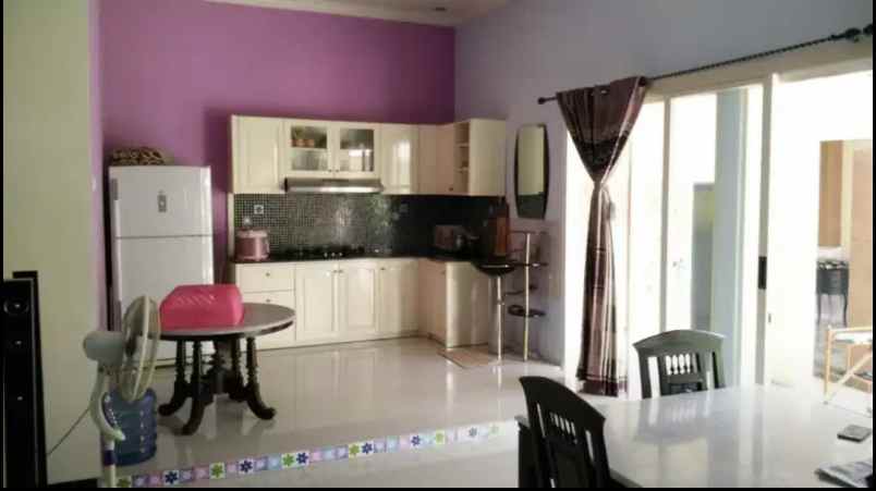 dijual rumah kutisari selatan