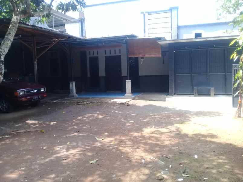 dijual rumah lawang