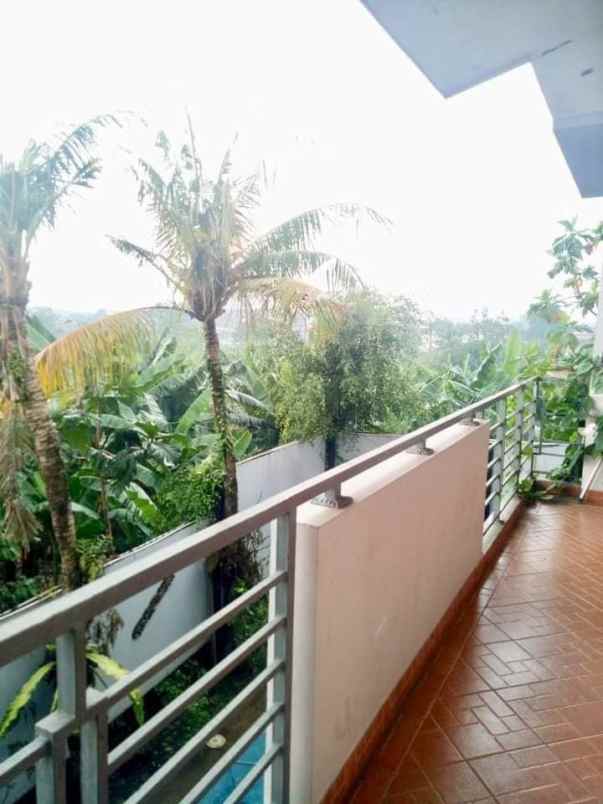 dijual rumah lebak bulus