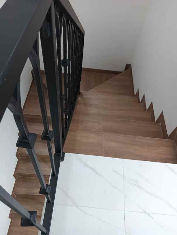 dijual rumah lebak bulus