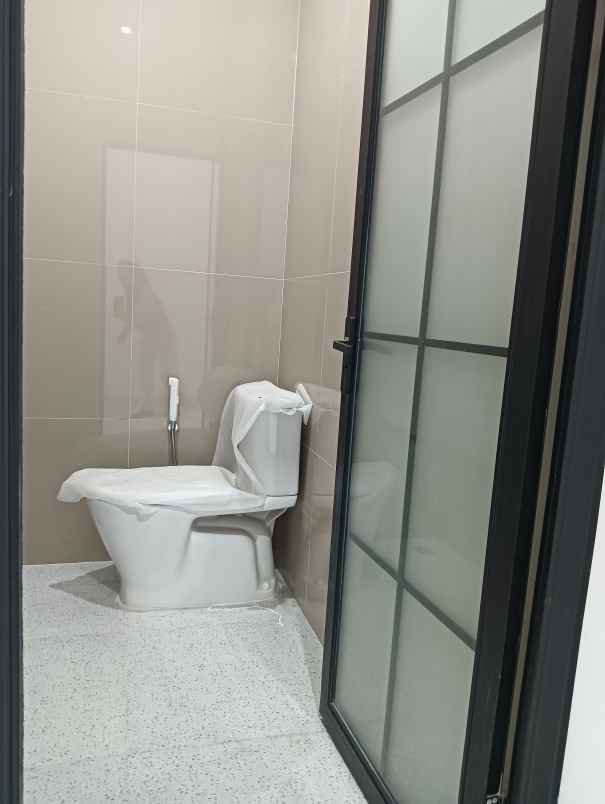 dijual rumah lebak bulus