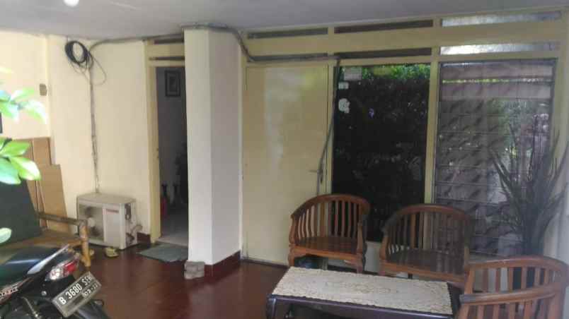 dijual rumah lebak bulus