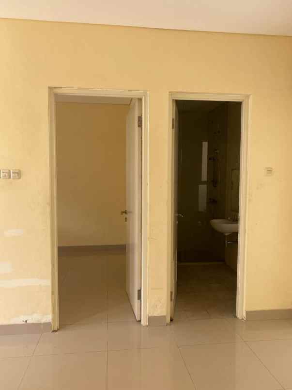 dijual rumah limo depok jawa barat