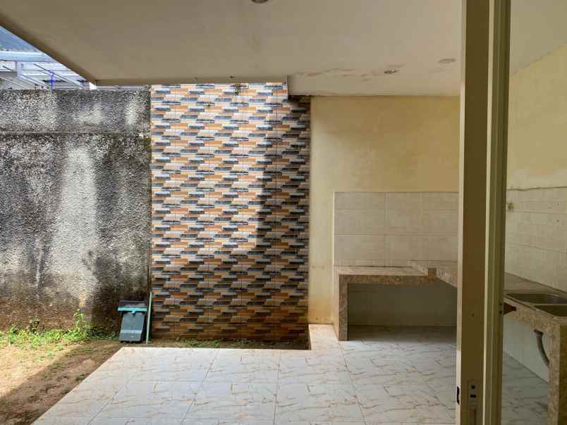 dijual rumah limo depok jawa barat