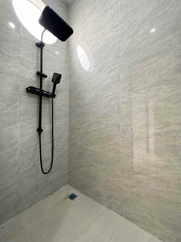 dijual rumah lubang buaya cipayung jaktim