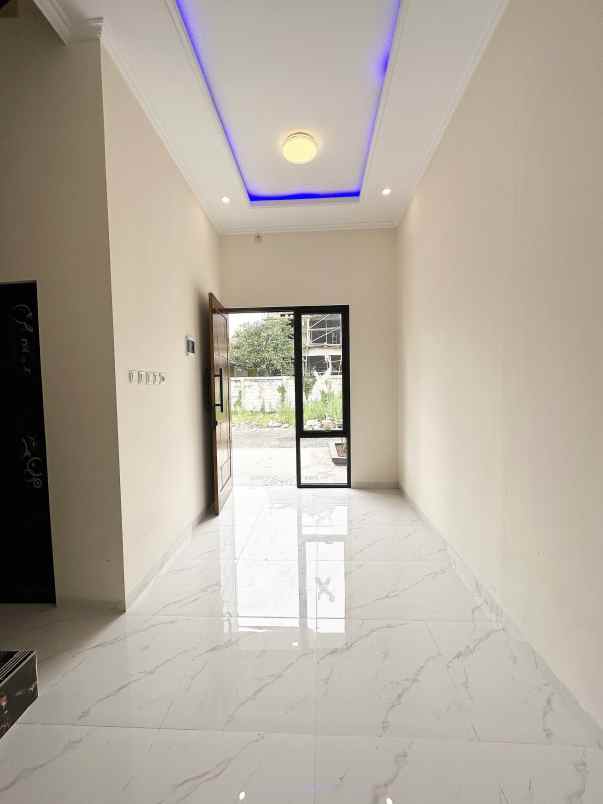 dijual rumah lubang buaya cipayung jaktim