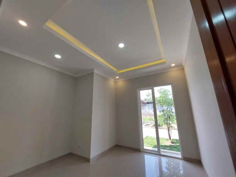 dijual rumah madurejo kec prambanan kab