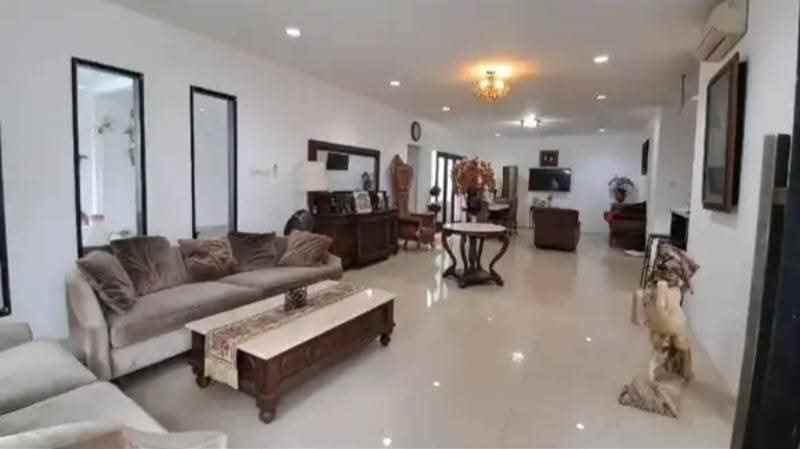 dijual rumah mampang