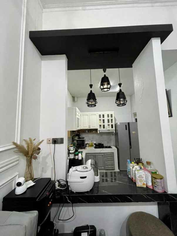 dijual rumah mampang pancoran mas depok