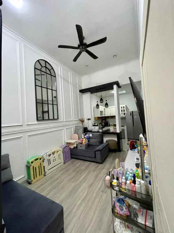 dijual rumah mampang pancoran mas depok