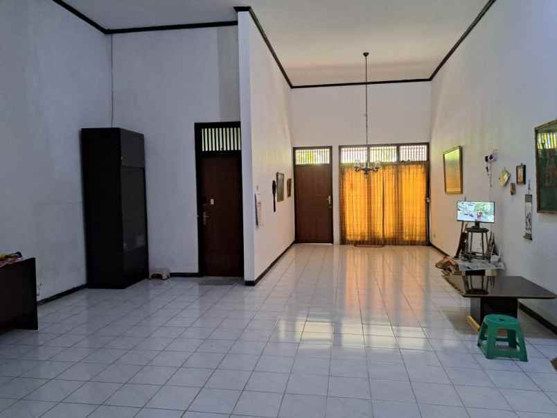 dijual rumah manyar jaya