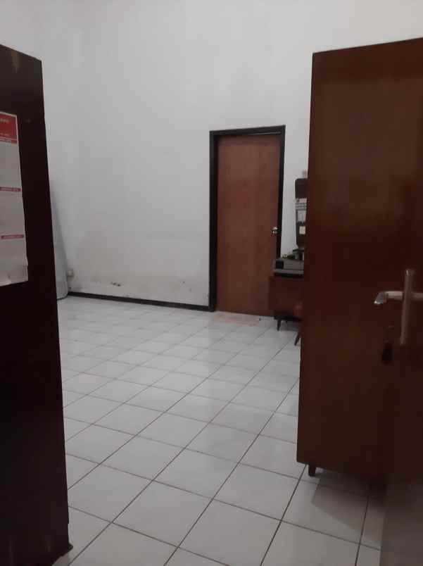 dijual rumah manyar jaya