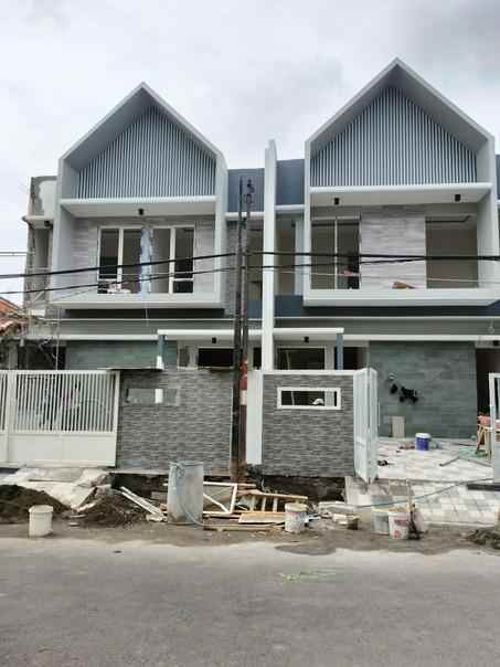 dijual rumah manyar tirtomoyo