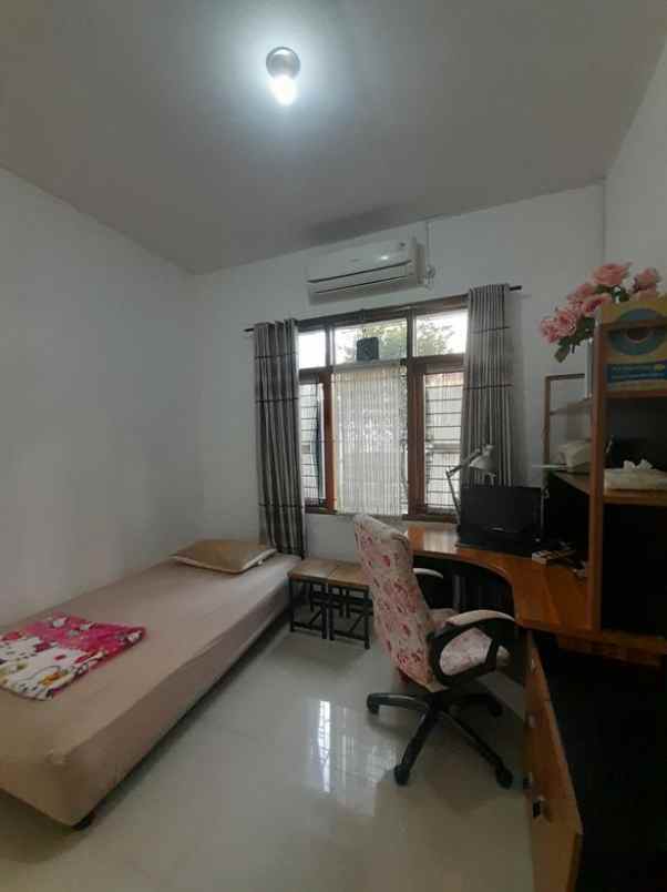 dijual rumah margahayu raya