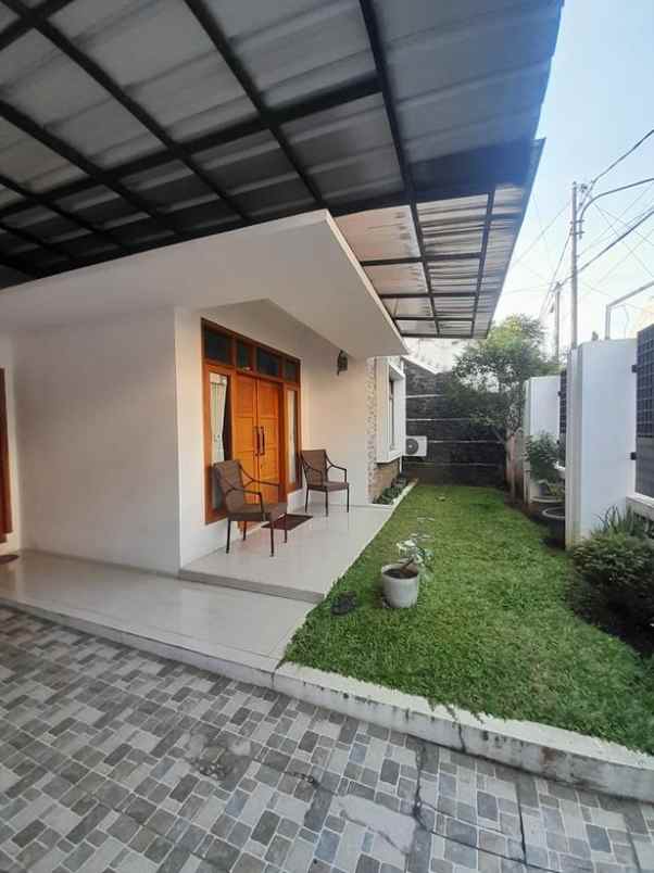 dijual rumah margahayu raya