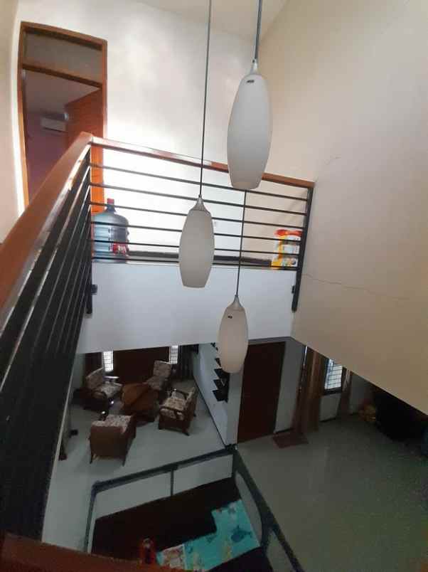 dijual rumah margahayu raya