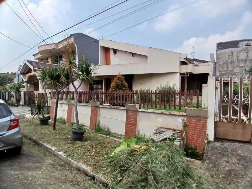 dijual rumah mega cinere