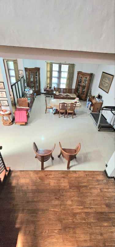 dijual rumah mewah 2 lantai dicurug indah jatiwaringin