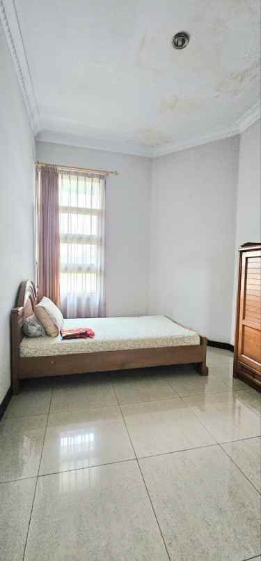 dijual rumah mewah 2 lantai dicurug indah jatiwaringin