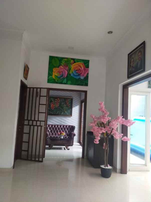 dijual rumah mewah dan strategis pejaten jaksel shm