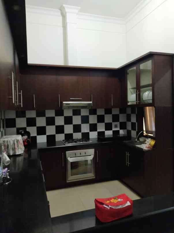 dijual rumah mewah dan strategis pejaten jaksel shm