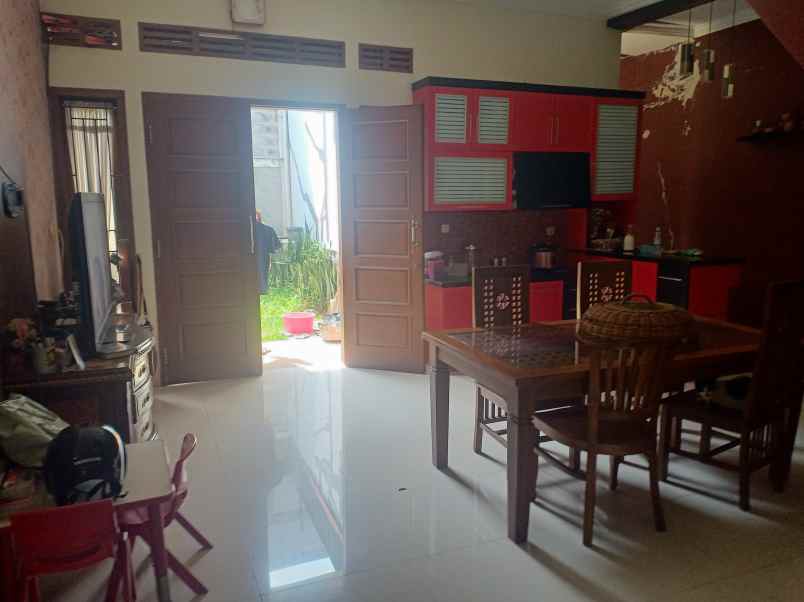 dijual rumah mewah komplek sariwangi 7 menit polban