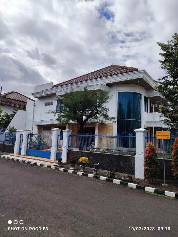 dijual rumah mewah villa indah pajajaran