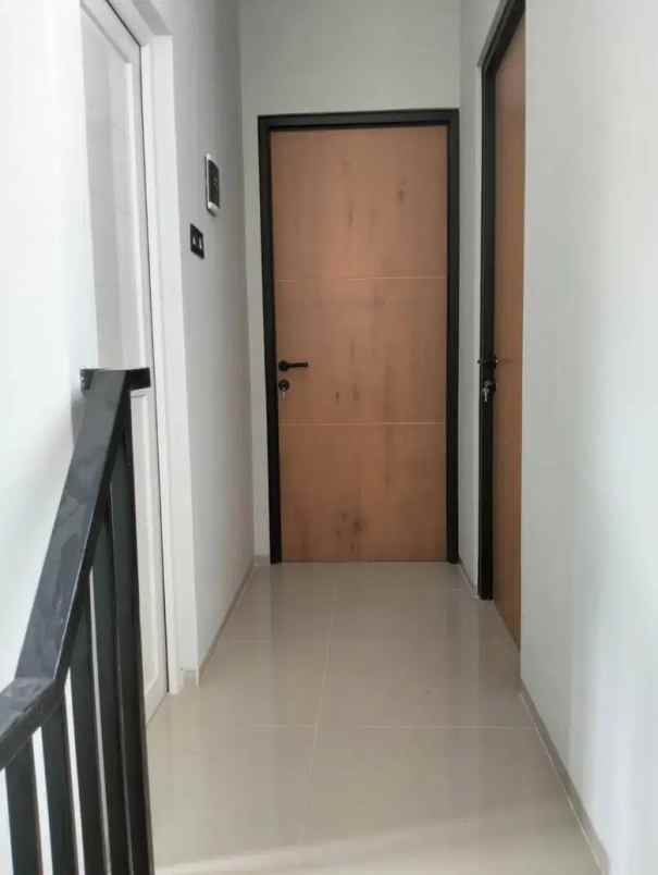 dijual rumah minimalis di cinere limo depok