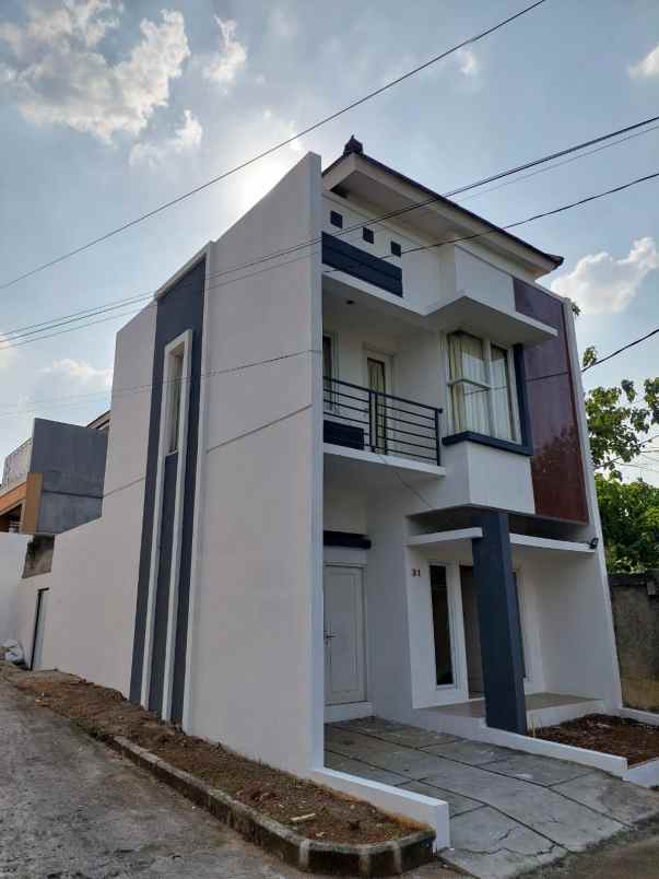 dijual rumah minimalis mewah siap huni