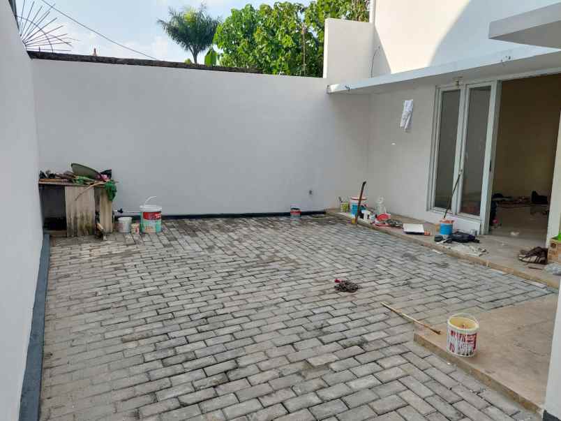 dijual rumah minimalis mewah siap huni