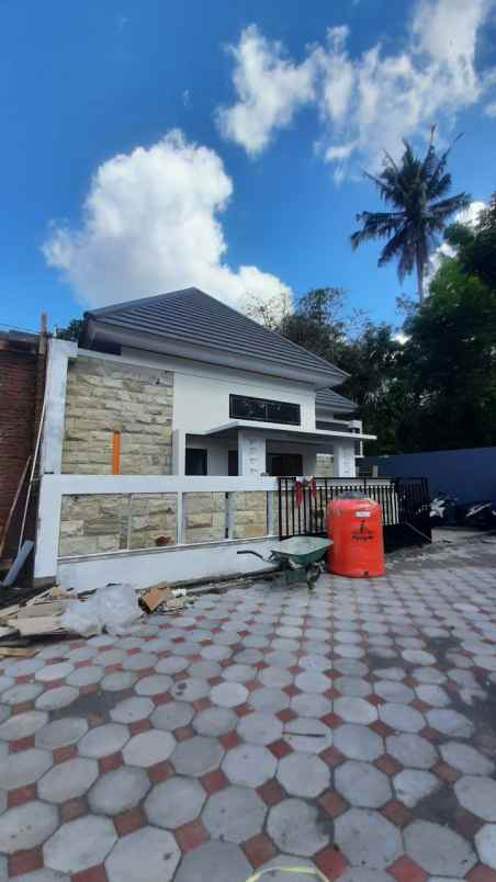 dijual rumah modern dekat blue lagoon sleman yogya