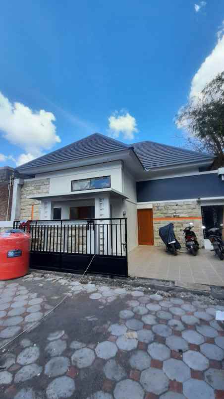 dijual rumah modern dekat blue lagoon sleman yogya