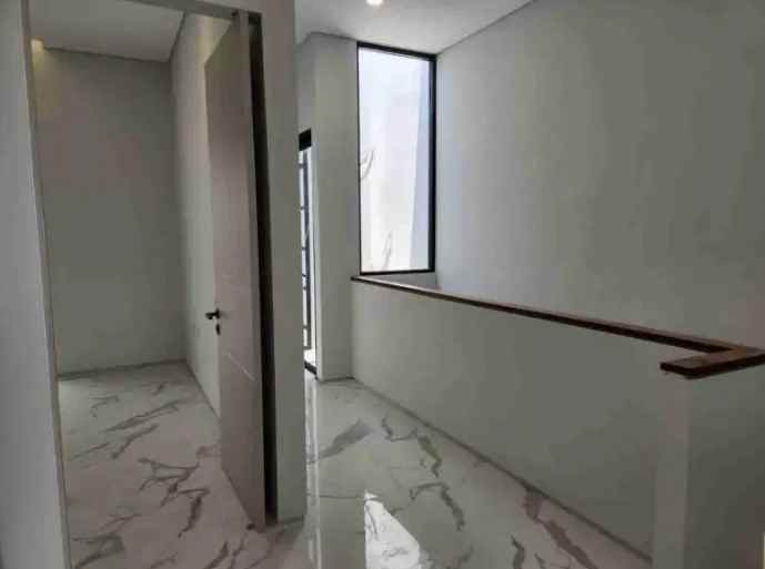 dijual rumah mulyosari