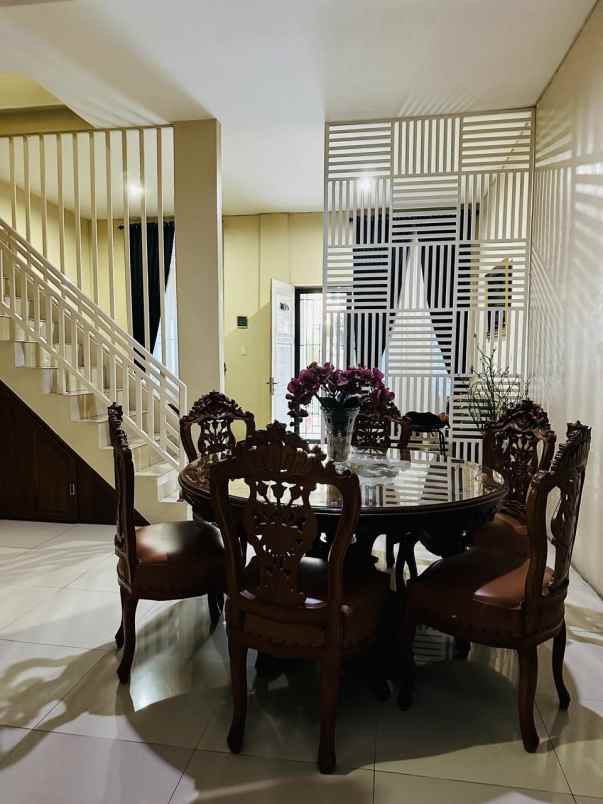 dijual rumah murah dalam kompleks