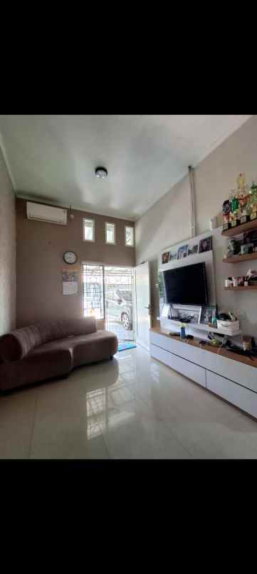 dijual rumah mutiara gading city