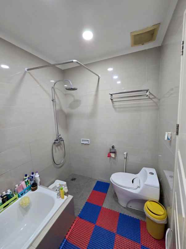 dijual rumah opulence residence d3