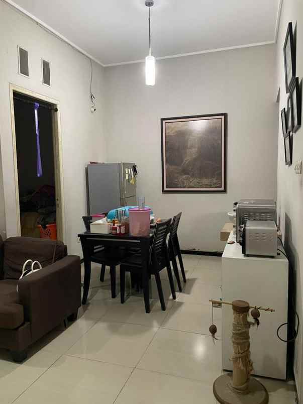 dijual rumah pakuwon city florence
