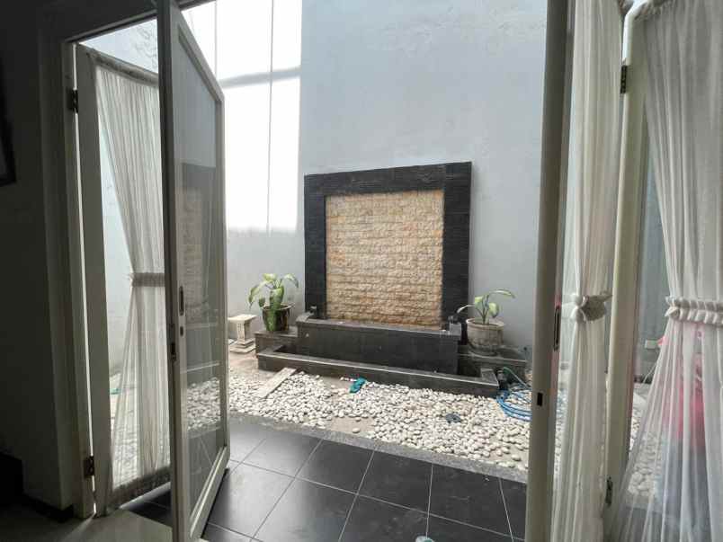 dijual rumah pakuwon city florence