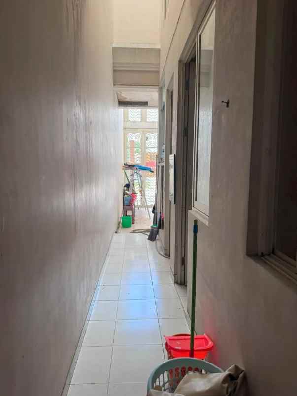 dijual rumah pakuwon indah lakarsantri