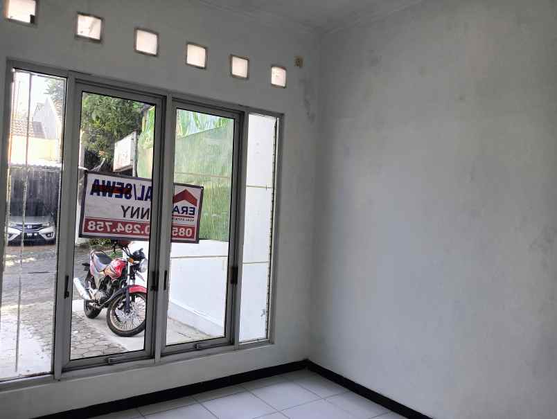 dijual rumah pandanaran hills